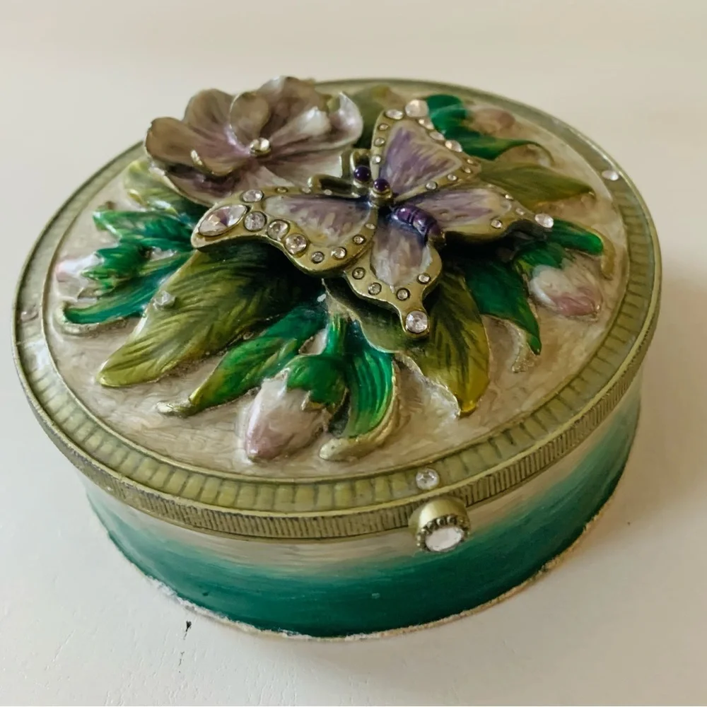 Metal jewelry box